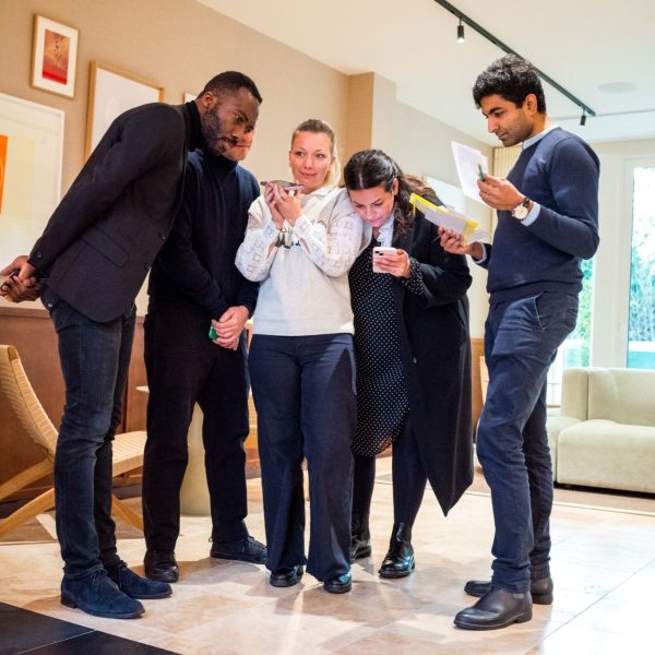 Jeu d'enquête en équipe