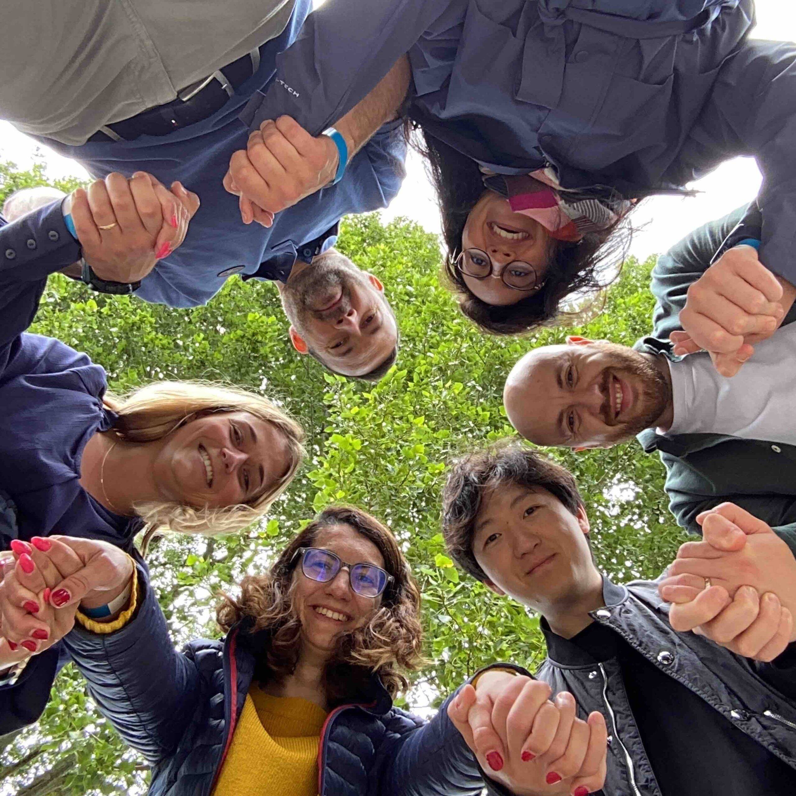 Photo d'une équipe lors d'un team building en extérieur