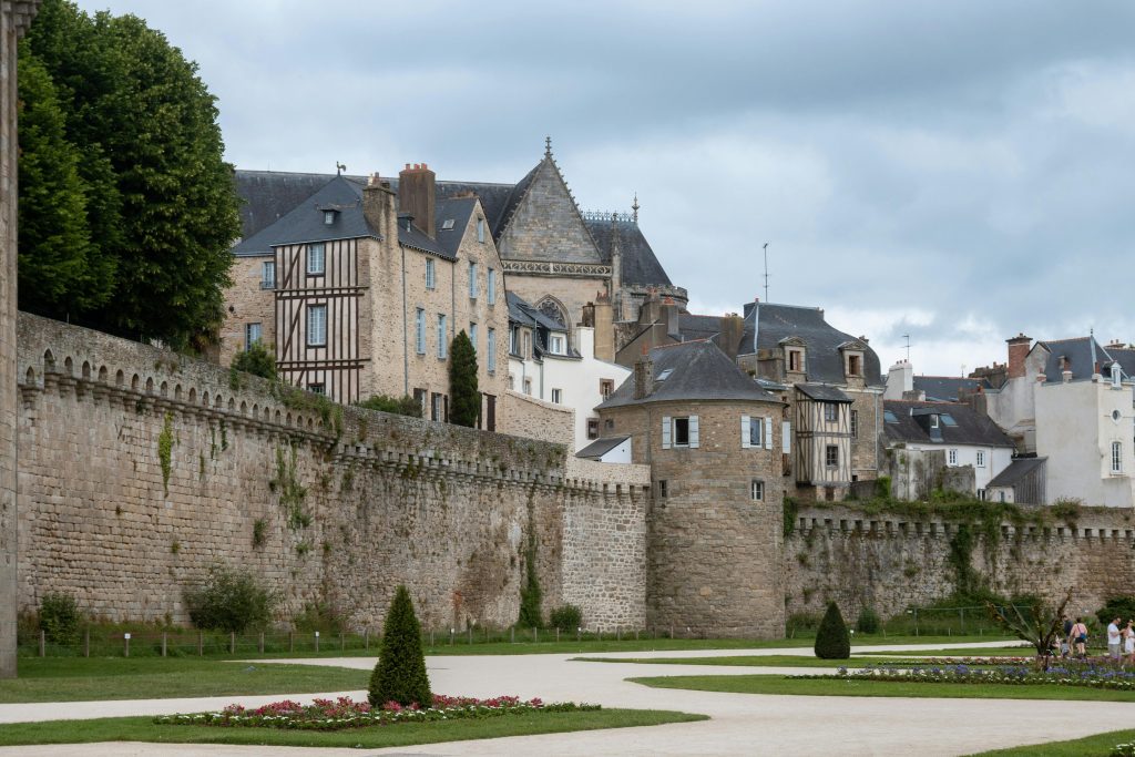 Les remparts de Vannes qui entourent la ville